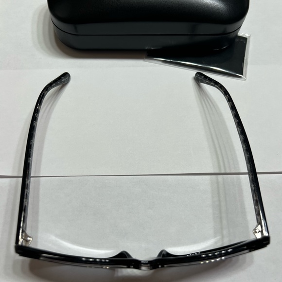 Brand New Coach Sunglasses. - Picture 4 of 6